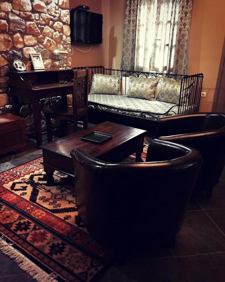 Oikies Art Rooms Ángisztro Kültér fotó